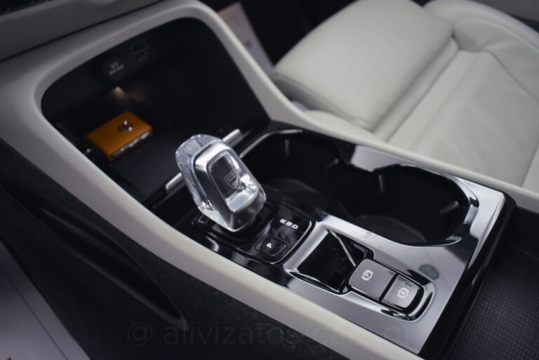 Volvo XC40 T4 Recharge Inscription Plug in Leather Navi R/19 - no-subtitle