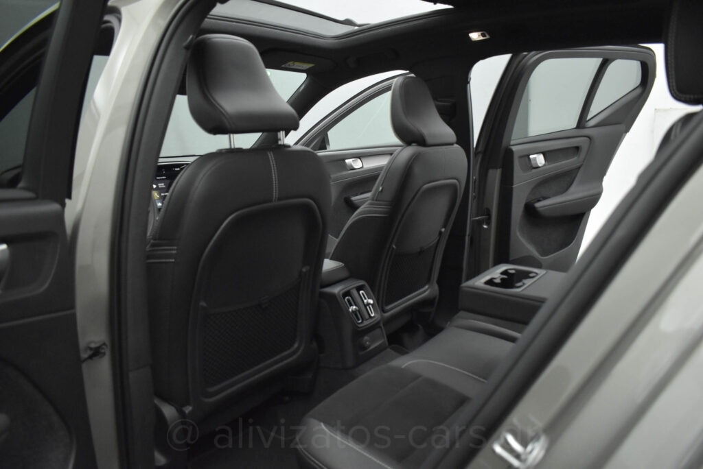 Volvo XC40 -  T5 Recharge 262hp Leather Navi R19