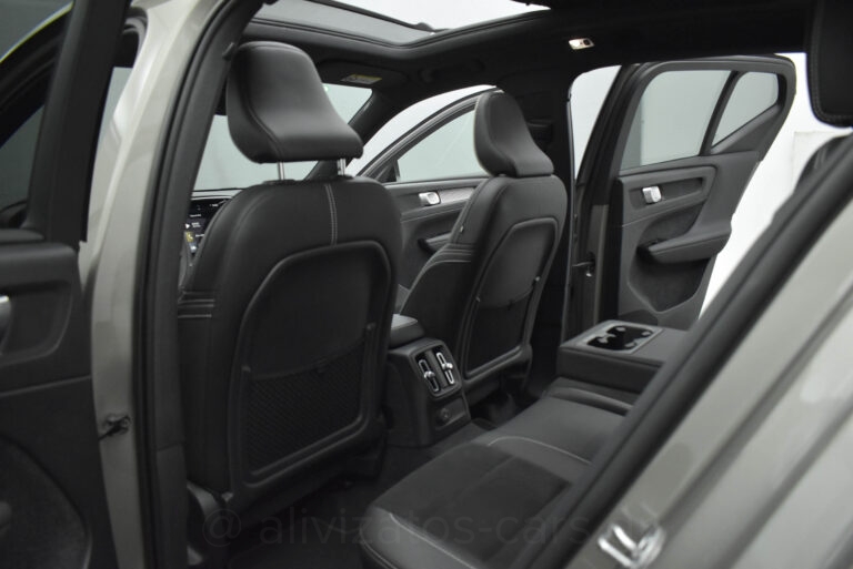 Volvo XC40 -  T5 Recharge 262hp Leather Navi R19