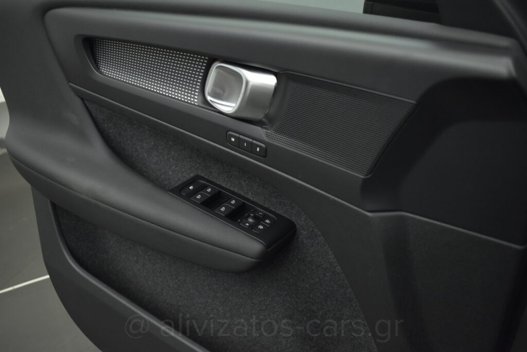 Volvo XC40 -  T5 Recharge 262hp Leather Navi R19