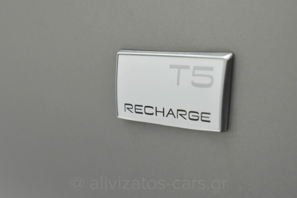 Volvo XC40 -  T5 Recharge 262hp Leather Navi R19