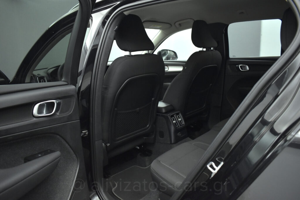 Volvo XC40 -  T5 Recharge Inscription 262hp Navi & Camera 360