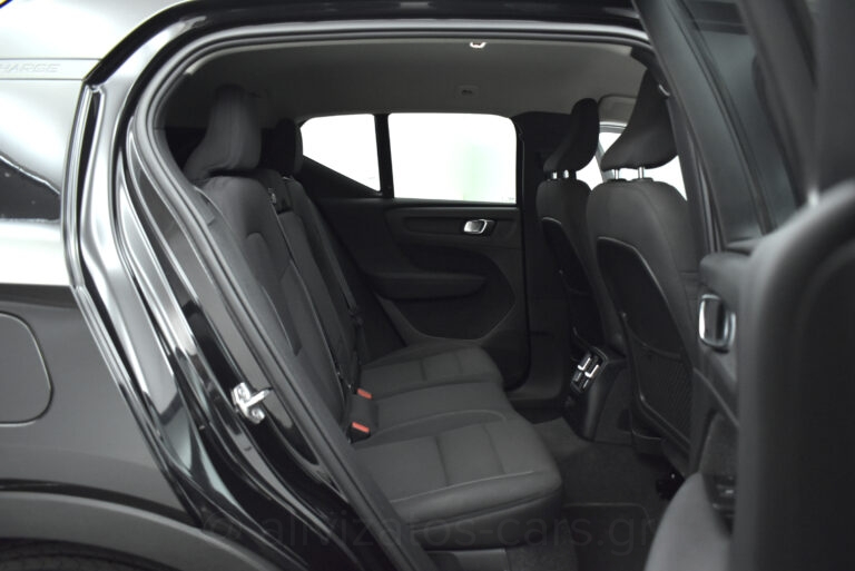 Volvo XC40 -  T5 Recharge Inscription 262hp Navi & Camera 360