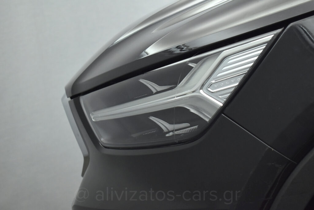 Volvo XC40 -  T5 Recharge Inscription 262hp Navi & Camera 360