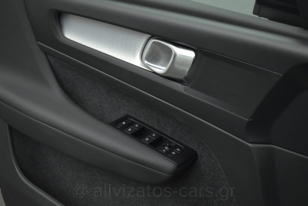 Volvo XC40 - T5 Recharge Inscription Panorama Plug in 262h Navi