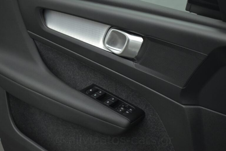 Volvo XC40 - T5 Recharge Inscription Panorama Plug in 262h Navi