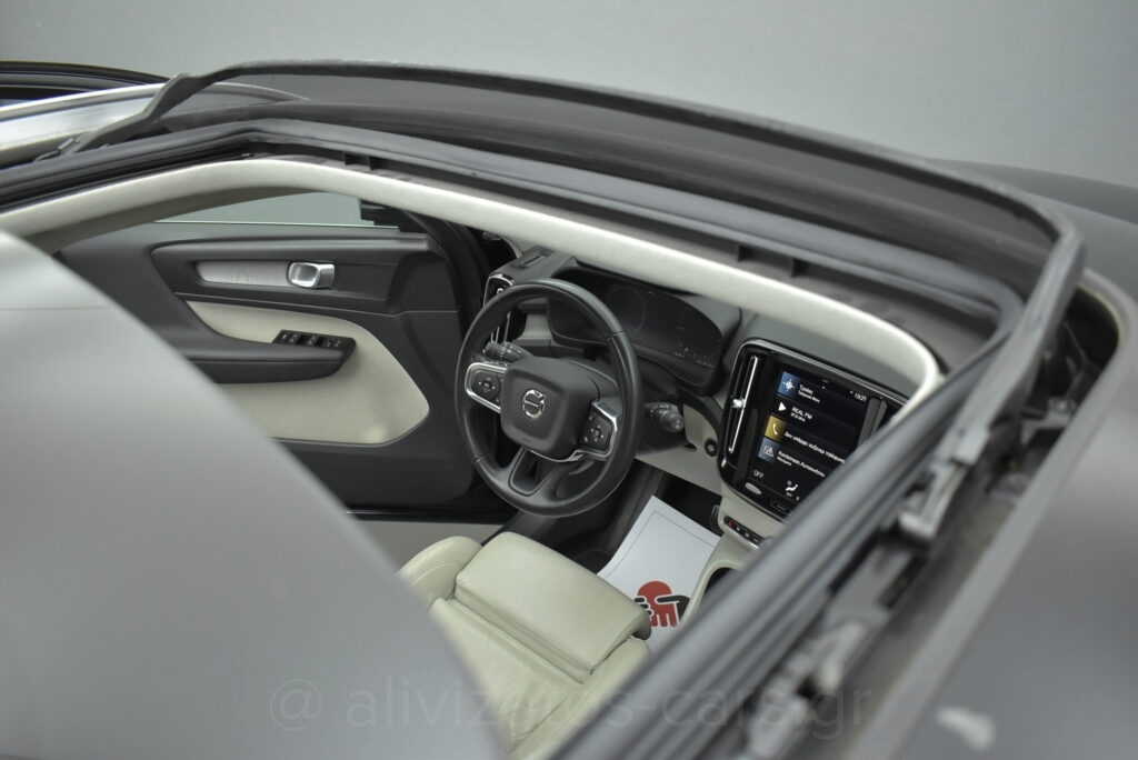 Volvo XC40 - T5 Recharge Inscription Plug in 262h Camera