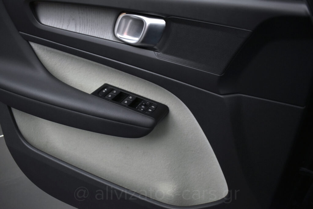Volvo XC40 - T5 Recharge Inscription Plug in 262h Camera