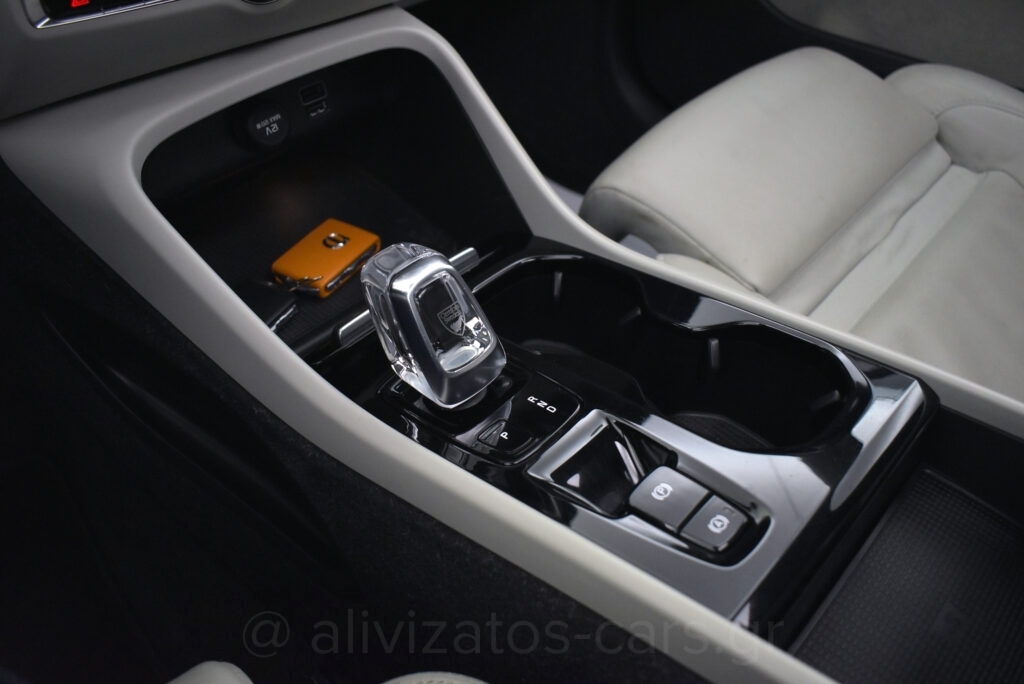 Volvo XC40 - T5 Recharge Inscription Plug in 262h Camera