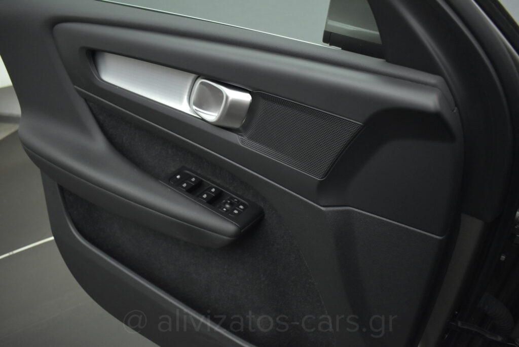 Volvo XC40 - T5 Recharge Inscription Plug in 262hp Panorama Camera