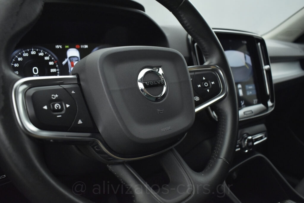 Volvo XC40 - T5 Recharge Inscription Plug in 262hp Panorama Camera