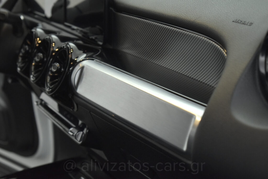 Mercedes-Benz GLB 200 - 1.3 Style Line 7G-DCT 163hp
