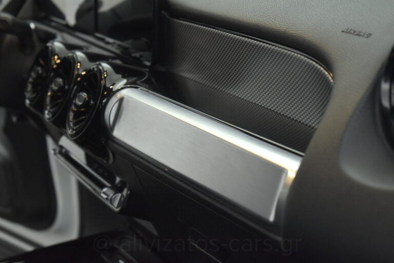 Mercedes-Benz GLB 200 - 1.3 Style Line 7G-DCT 163hp