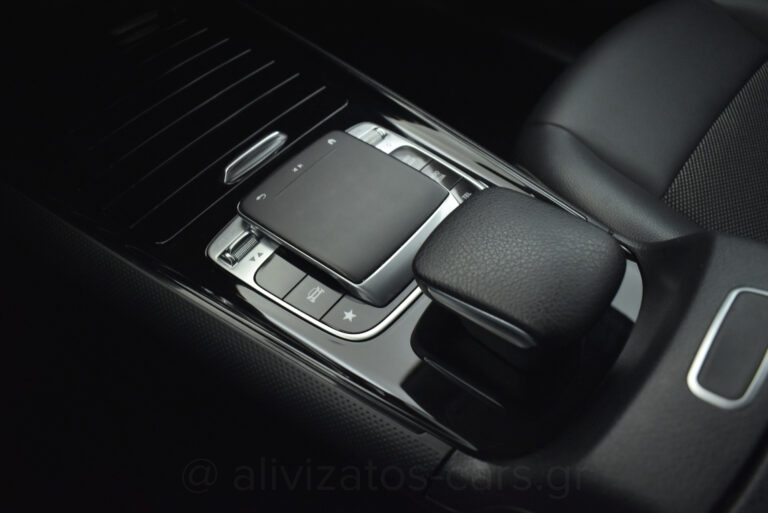 Mercedes-Benz GLB 200 - 1.3 Style Line 7G-DCT 163hp