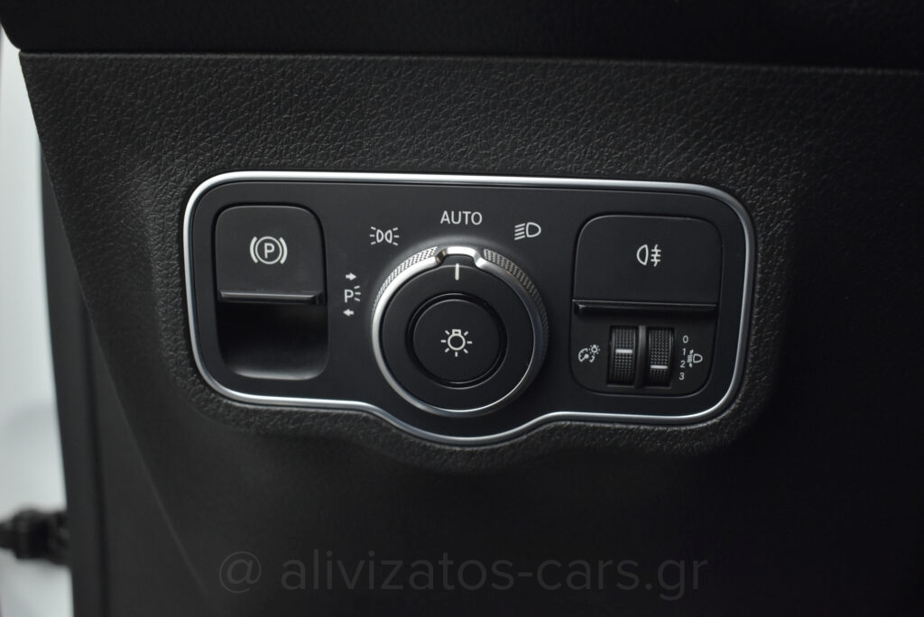 Mercedes-Benz GLB 200 - 1.3 Style Line 7G-DCT 163hp