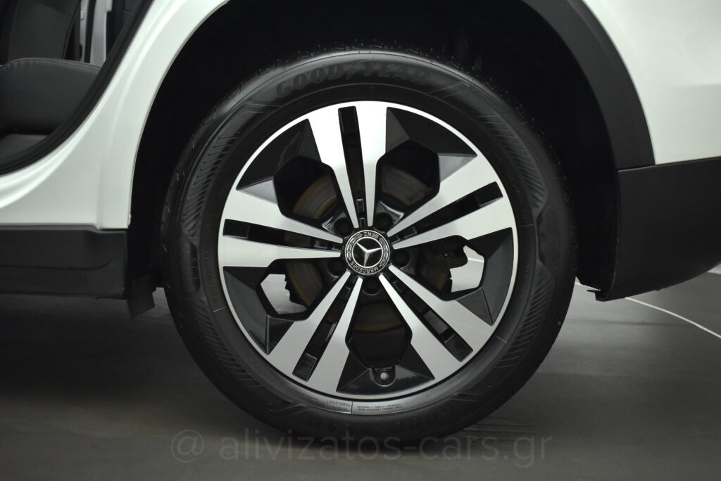 Mercedes-Benz GLB 200 - 1.3 Style Line 7G-DCT 163hp