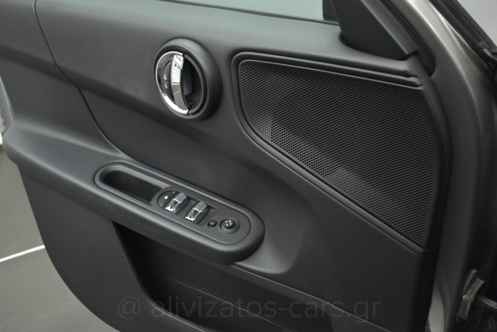 Mini Countryman - One D 116hp Multimedia Sceen