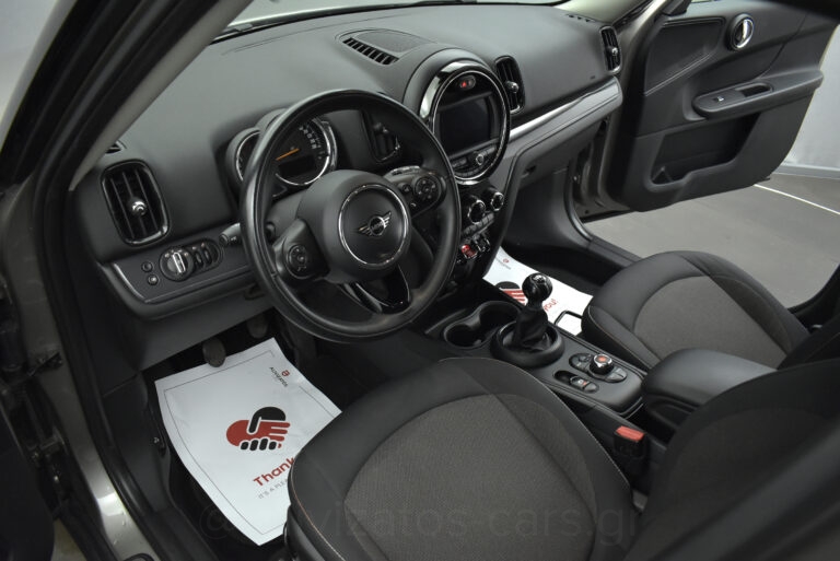 Mini Countryman - One D 116hp Multimedia Sceen