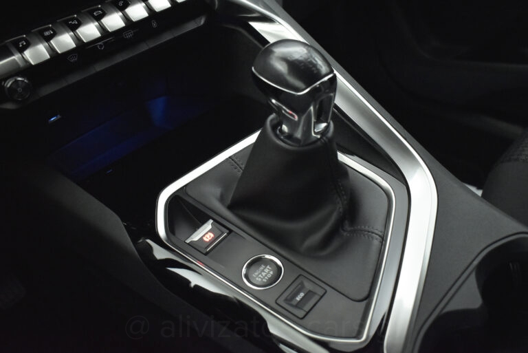 Peugeot 3008 - 1.5 BlueHDi 130 Active Plus