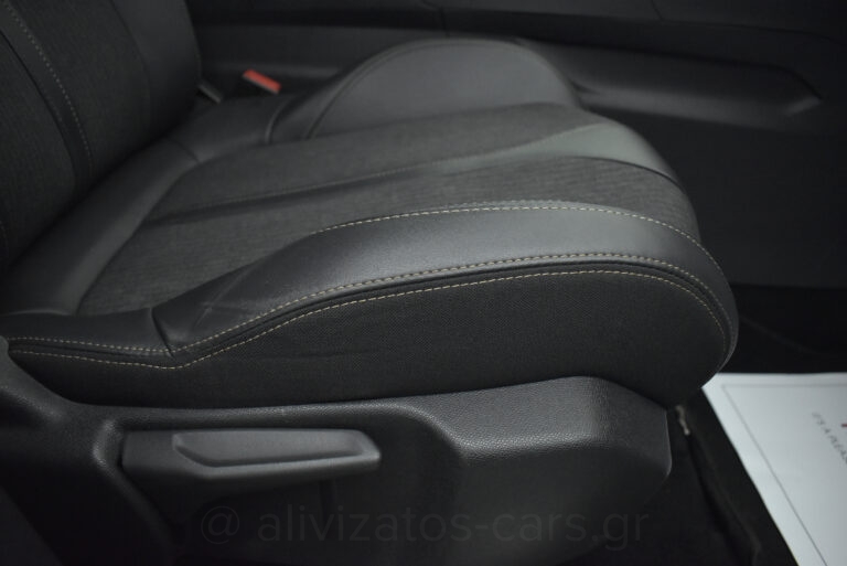 Peugeot 5008 - 1.6 PureTech GT Line 180hp EAT8 Grip 7Seats