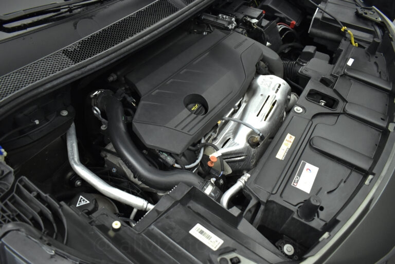 Peugeot 5008 - 1.6 PureTech GT Line 180hp EAT8 Grip 7Seats