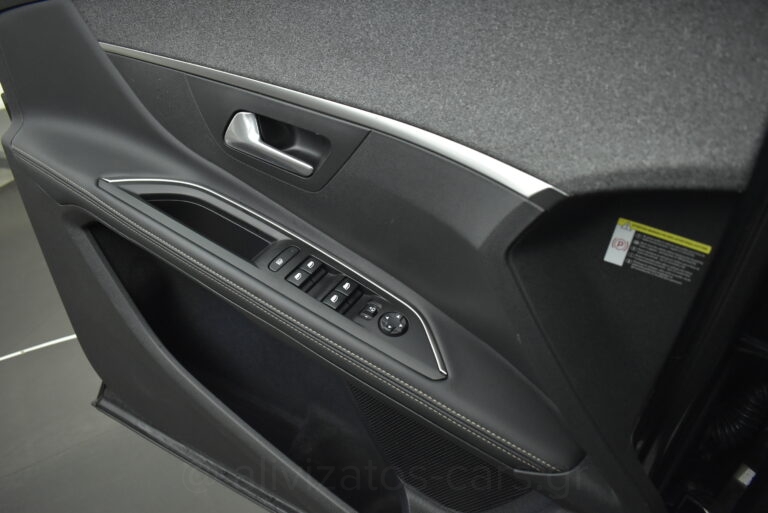 Peugeot 5008 - 1.6 PureTech GT Line 180hp EAT8 Grip 7Seats