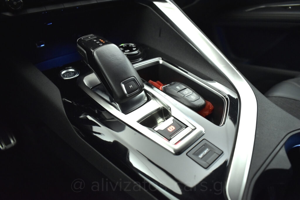 Peugeot 5008 - 1.6 PureTech GT Line 180hp EAT8 Grip 7Seats