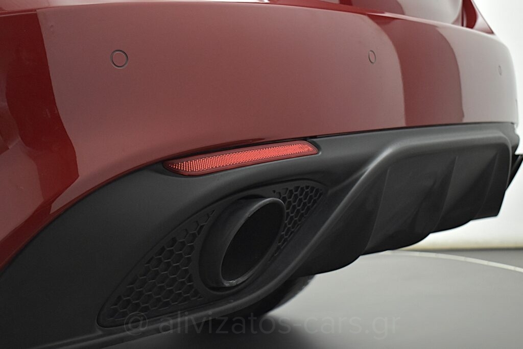Alfa Romeo Giulia - Veloce Q4 211hp ΑT8 F1