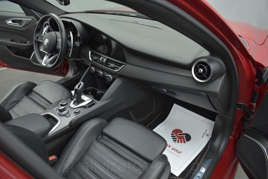 Alfa Romeo Giulia - Veloce Q4 211hp ΑT8 F1