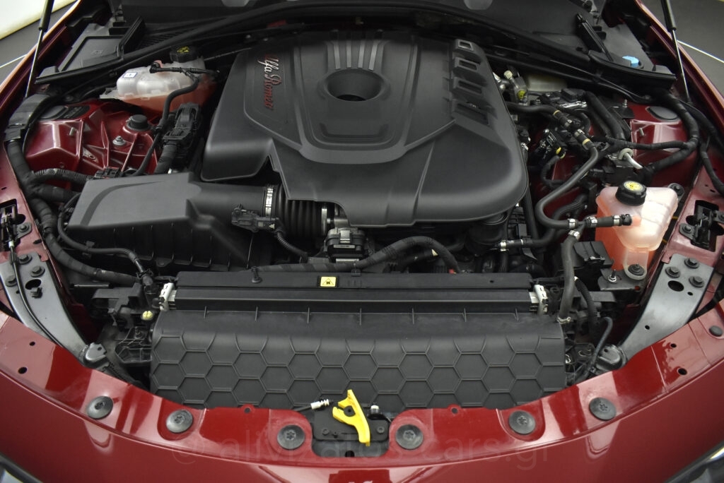 Alfa Romeo Giulia - Veloce Q4 211hp ΑT8 F1