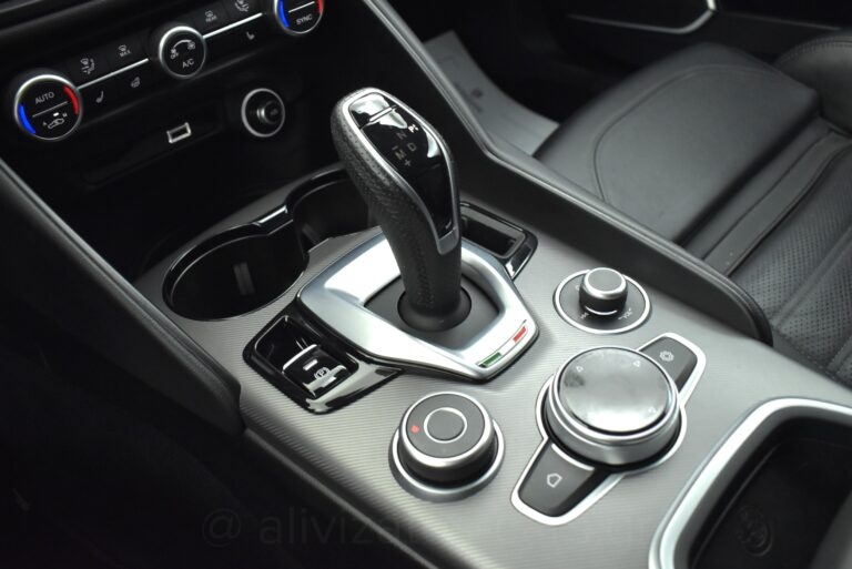 Alfa Romeo Giulia - Veloce Q4 211hp ΑT8 F1
