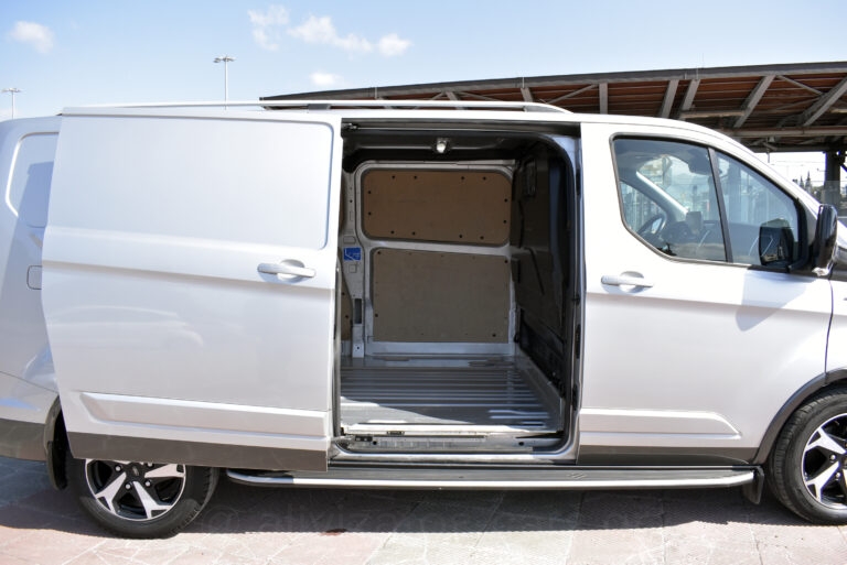 Ford Transit Custom - 2.0 TDCi Active 170hp L2 Automatic Full Extra