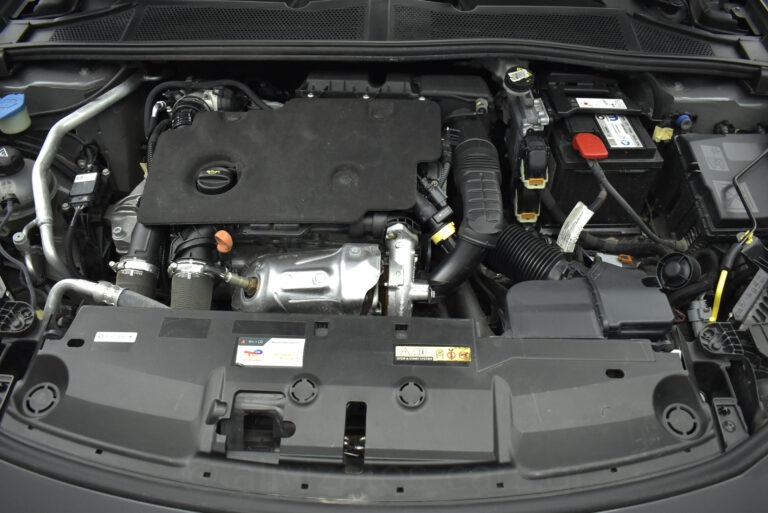 Peugeot 308 - 1.5 BLUEHDI EAT8 BUSINESS 130hp