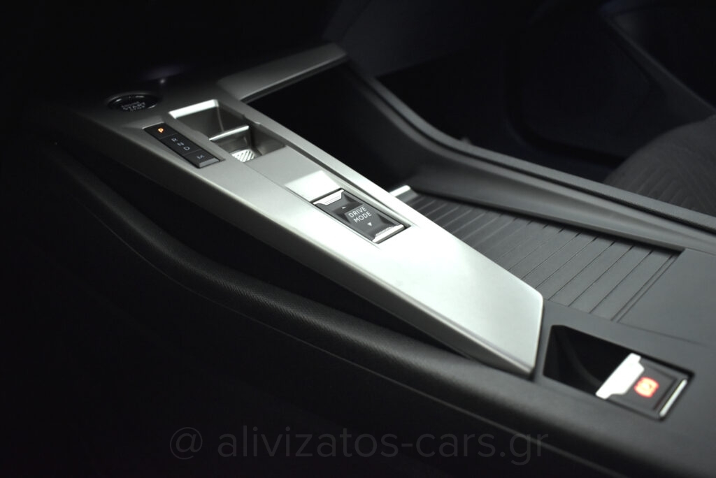 Peugeot 308 - 1.5 BLUEHDI EAT8 BUSINESS 130hp