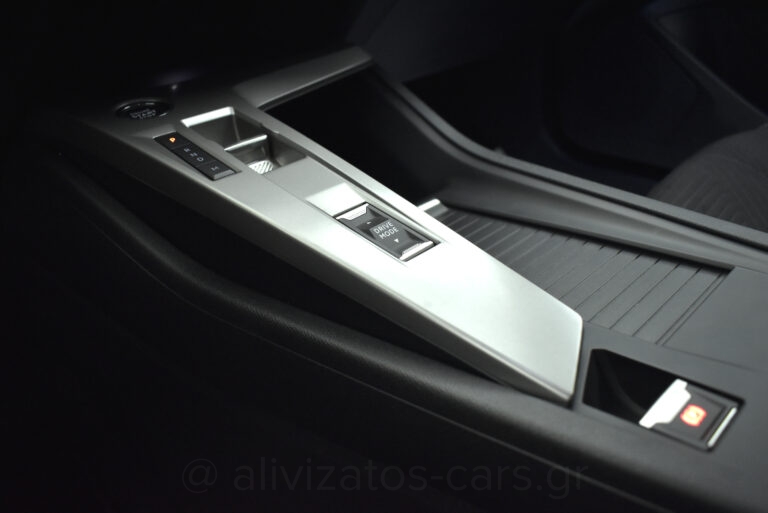 Peugeot 308 - 1.5 BLUEHDI EAT8 BUSINESS 130hp