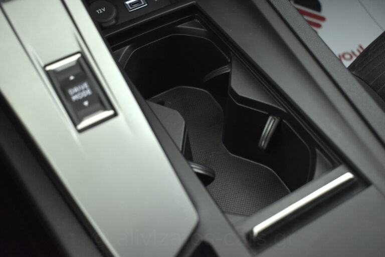 Peugeot 308 - 1.5 BLUEHDI EAT8 BUSINESS 130hp