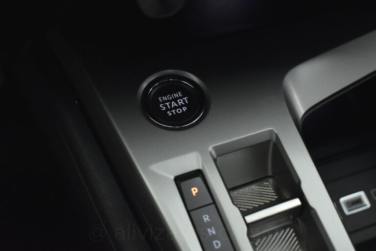 Peugeot 308 - 1.5 BLUEHDI EAT8 BUSINESS 130hp