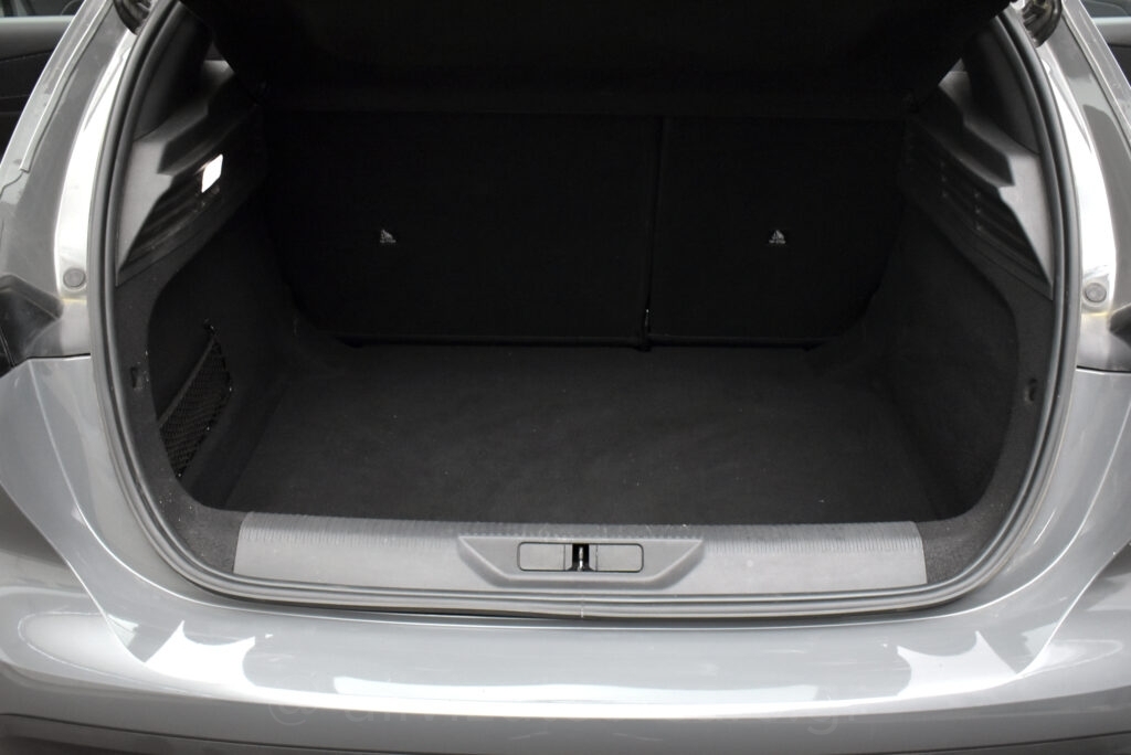 Peugeot 308 - 1.5 BLUEHDI EAT8 BUSINESS 130hp