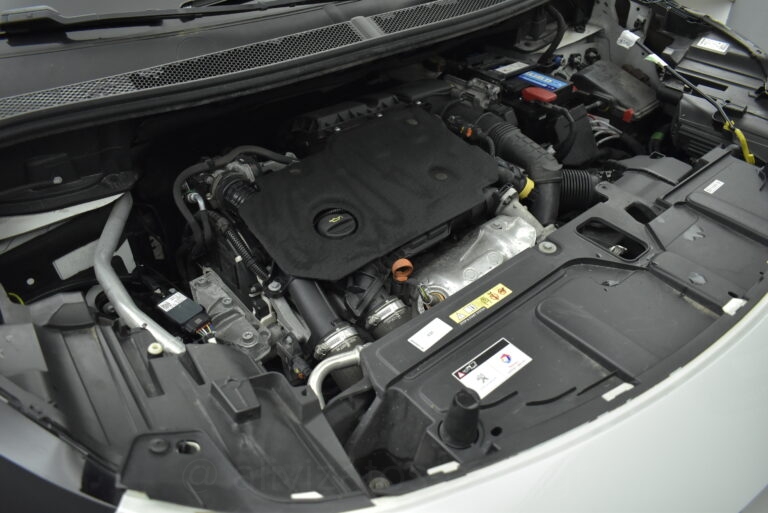 Peugeot 5008 - GT Automaric 130hp 7/θέσ Facelift