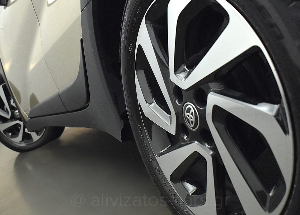 Toyota Aygo X - 1.0 VVT-i PULSE R17 CAMERA