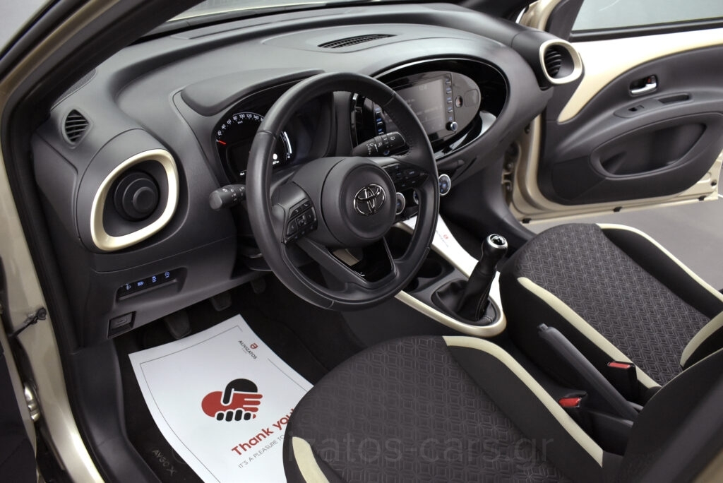 Toyota Aygo X - 1.0 VVT-i PULSE R17 CAMERA