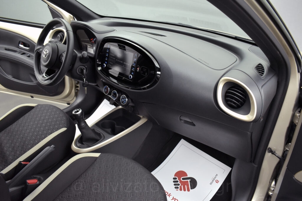 Toyota Aygo X - 1.0 VVT-i PULSE R17 CAMERA