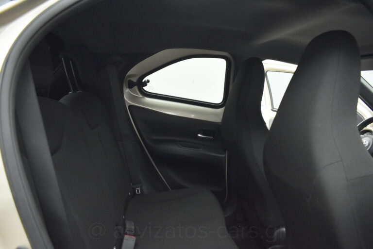 Toyota Aygo X - 1.0 VVT-i PULSE R17 CAMERA