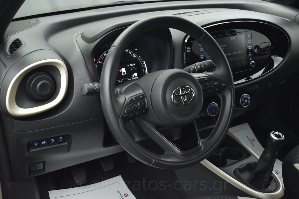Toyota Aygo X - 1.0 VVT-i PULSE R17 CAMERA