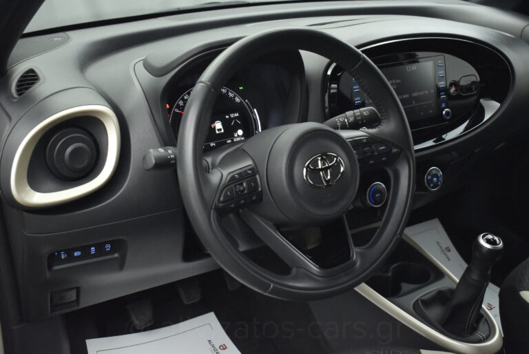Toyota Aygo X - 1.0 VVT-i PULSE R17 CAMERA