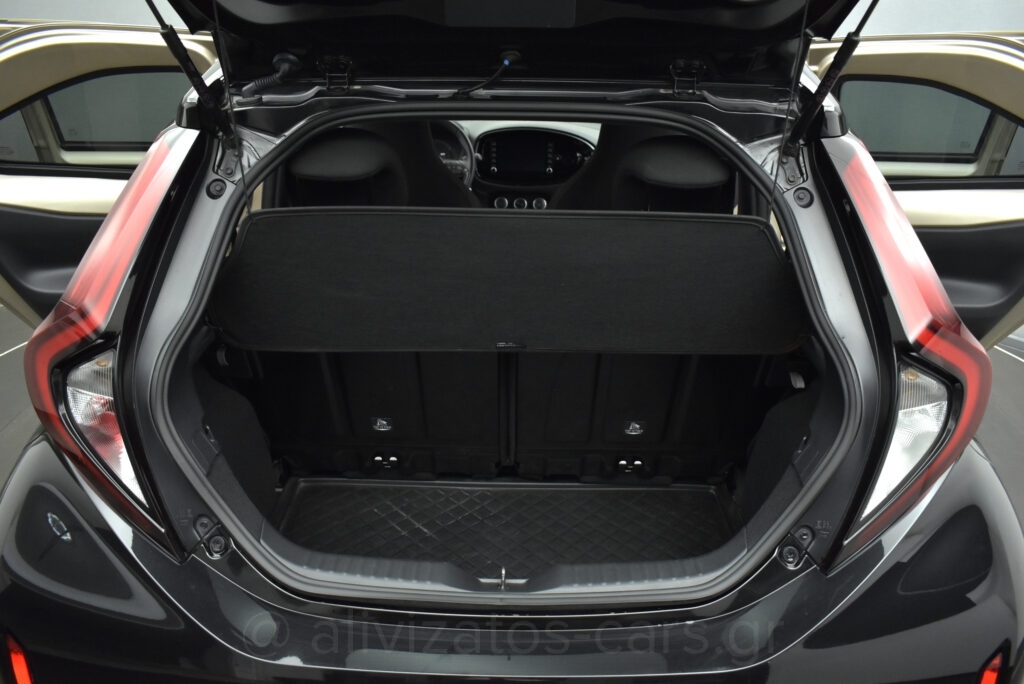 Toyota Aygo X - 1.0 VVT-i PULSE R17 CAMERA