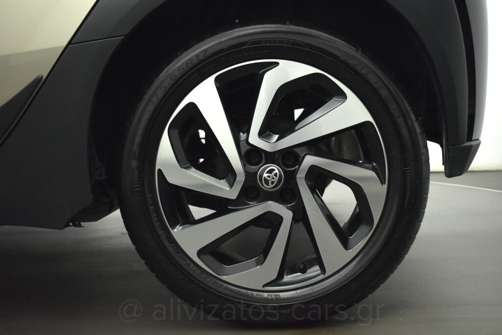 Toyota Aygo X - 1.0 VVT-i PULSE R17 CAMERA