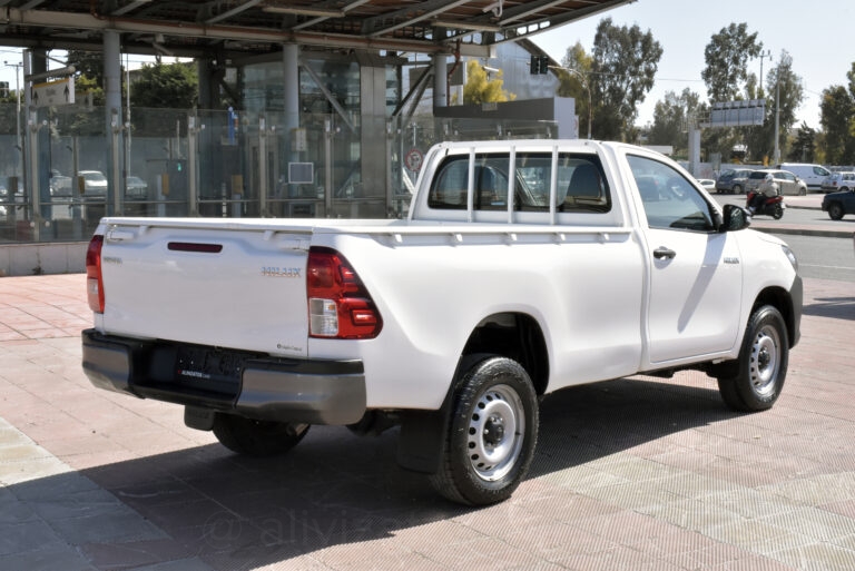 Toyota Hilux - 2.4 Single Cab Comfort 4X2 Facelift