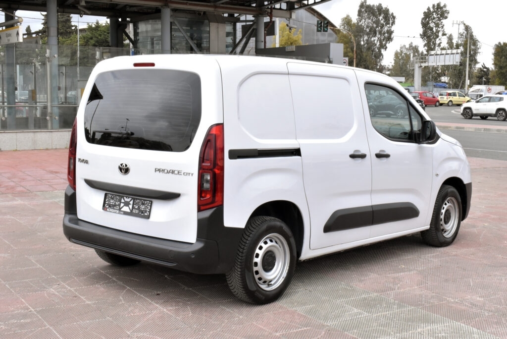 Toyota PROACE CITY -  1.5 D-4D Live 2 πλαινές Navigation