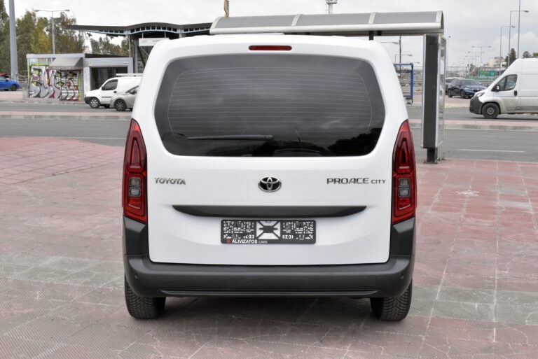 Toyota PROACE CITY -  1.5 D-4D Live 2 πλαινές Navigation